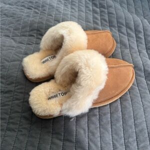 Minnetonka slippers-NIB